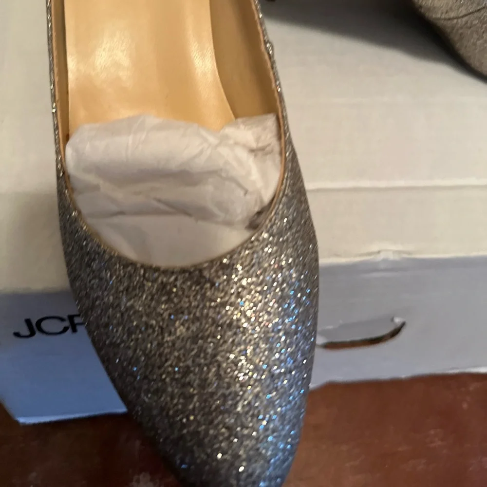 🎓NWT Liz Claiborne Women's Sparkling Silver Heeled Boots - Picture 8 of 11